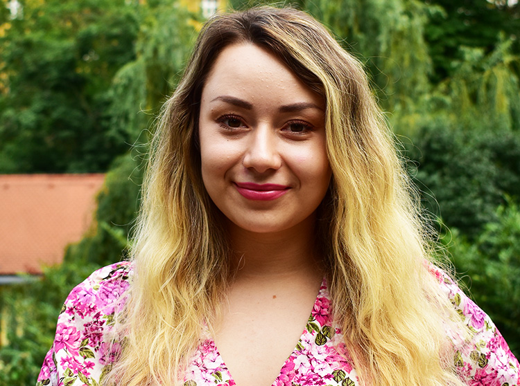 Mgr. et Bc.Paulína Árendášová - Online psychologist